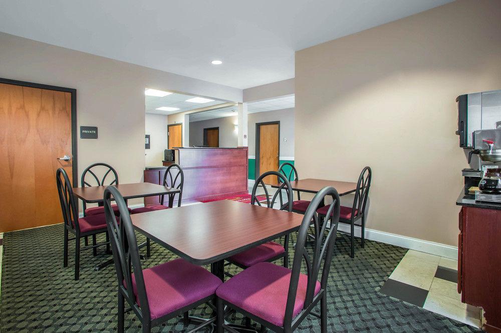Econo Lodge Harrisburg - Southwest Of Hershey Area Экстерьер фото
