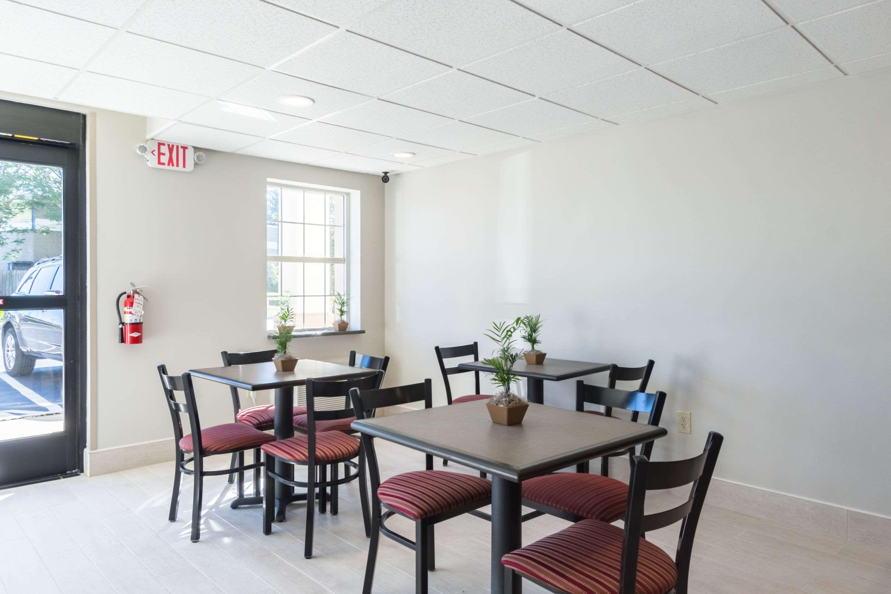 Econo Lodge Harrisburg - Southwest Of Hershey Area Экстерьер фото
